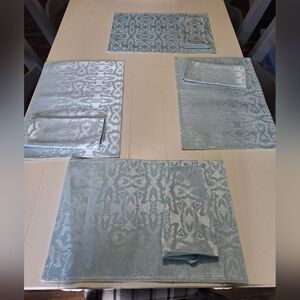 Placemat with napkins set